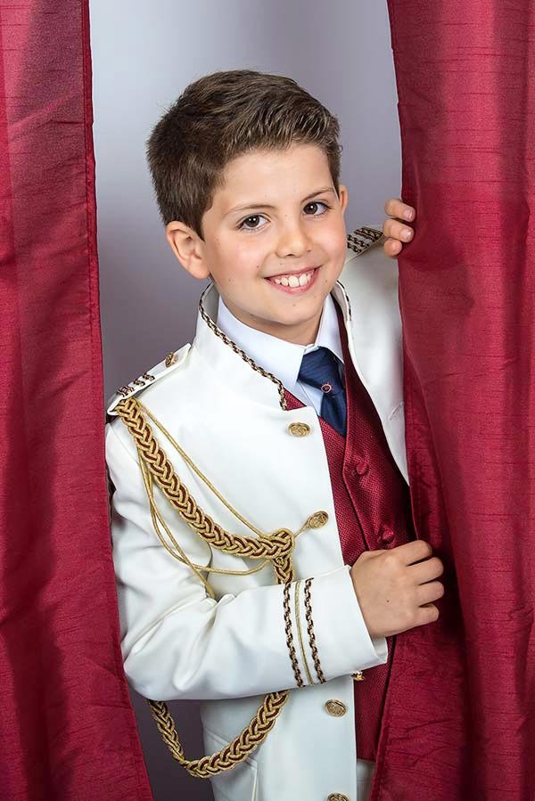 Comunión de niño con cortina a juego Comunión de niño con cortina a juego