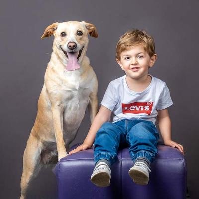 Retrato Infantil Con Perrito
